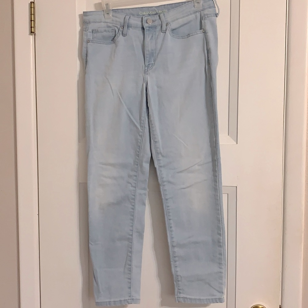 Calvin Klein - light wash skinny jeans